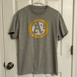 Oakland Athletics A’s Gray Distressed Polyester-blend T-shirt Men’s Medium